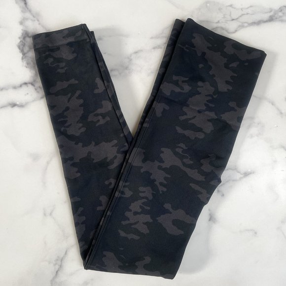 Spanx Look at Me Now Seamless Leggings, Black Camo, Size L - Picture 2 of 10